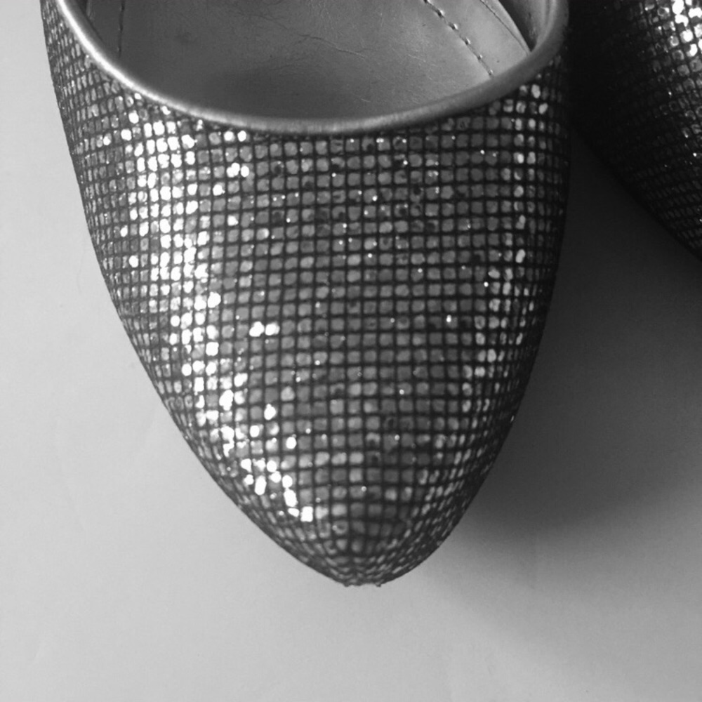 Bcbgeneration Silver Glitter Party Pumps Heels 8.5 - image 6